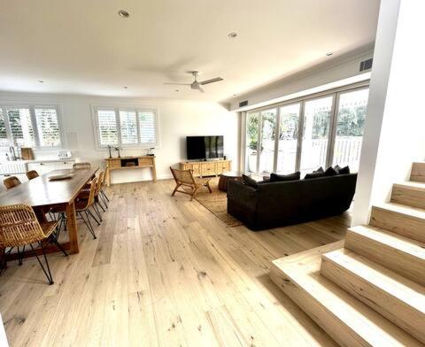 Unwind Guesthouse Byron Bay Buitenkant foto