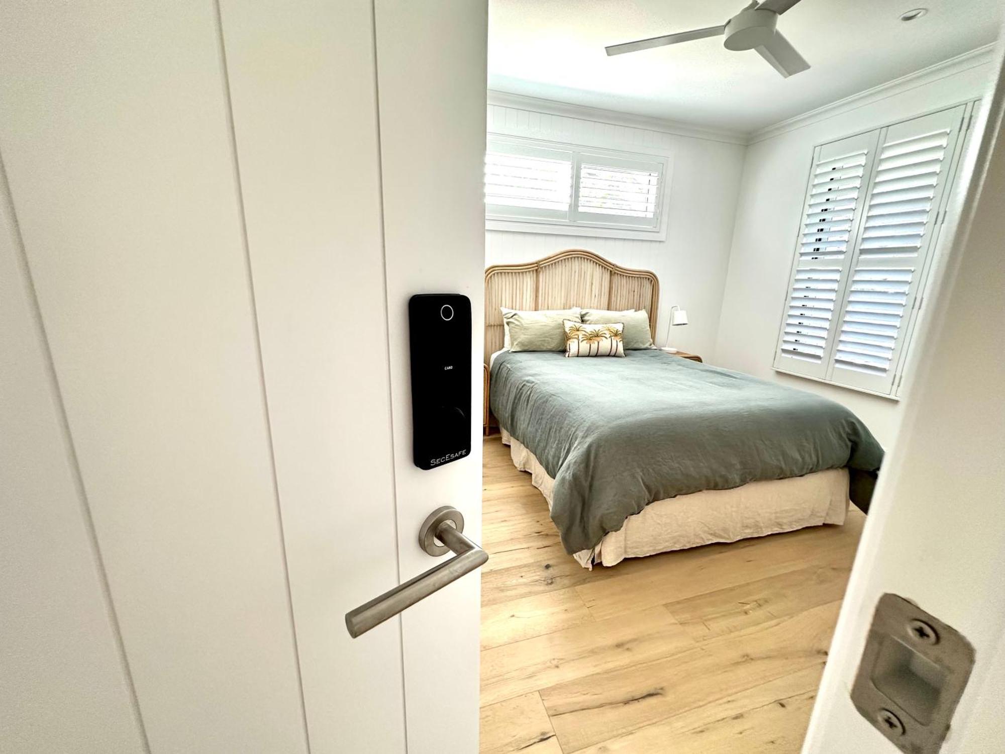 Unwind Guesthouse Byron Bay Buitenkant foto